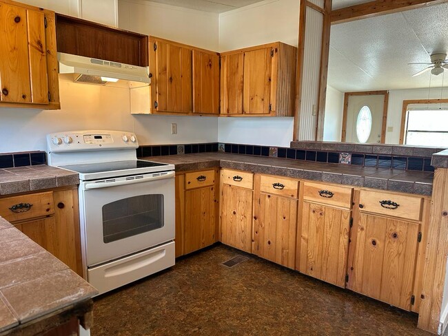 1010 Grandview Dr unit A, San Marcos, TX 78666 - photo 5