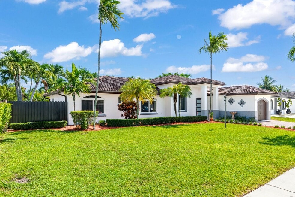 15398 SW 172nd Terrace, Miami, FL 33187 - photo 1