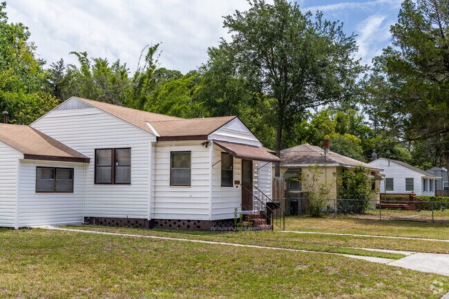 Workers' cottages are scattered throughout Northeast Neighbors.