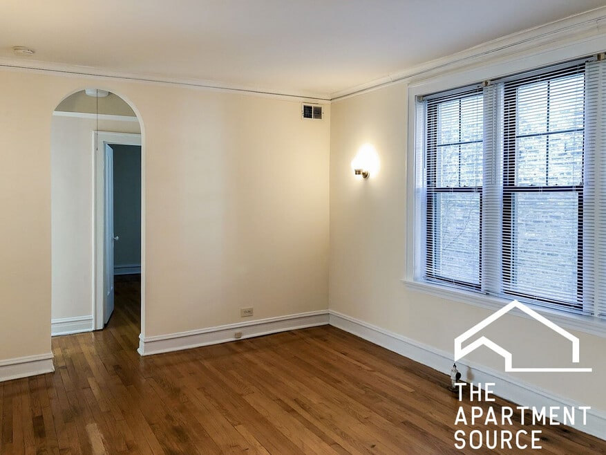 3622 N Marshfield Ave unit 1B, Chicago, IL 60613 - photo 1