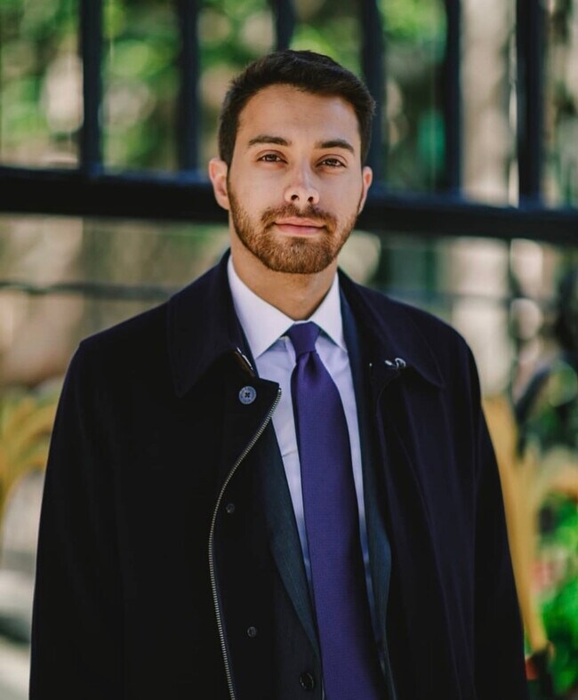Agent Photo