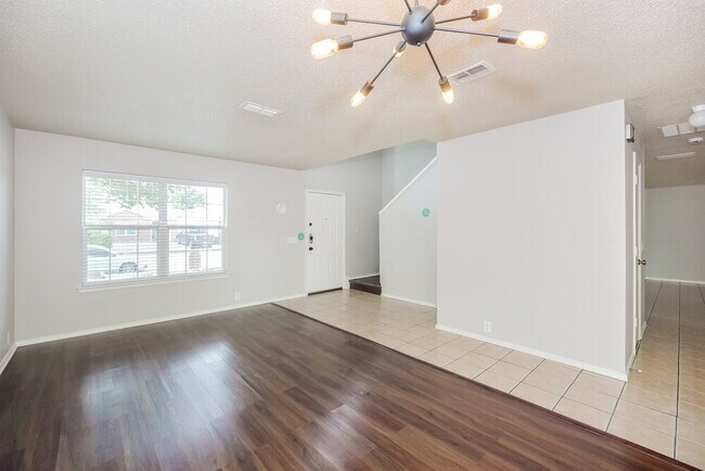 1028 Springcreek Dr, Denton, TX 76210 - photo 4