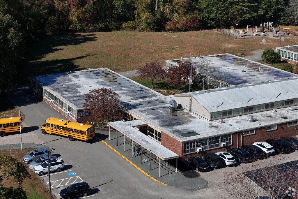 L.G. Nourse Elementary School in Norton offers a rich curriculum for young learners.