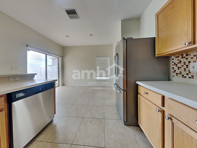 1511 Emerald Hill Way, Valrico, FL 33594 - photo 4