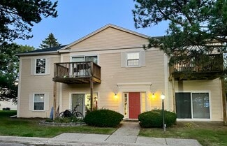 910 Chestnut Hill Dr Unit H, Auburn Hills, MI 48326