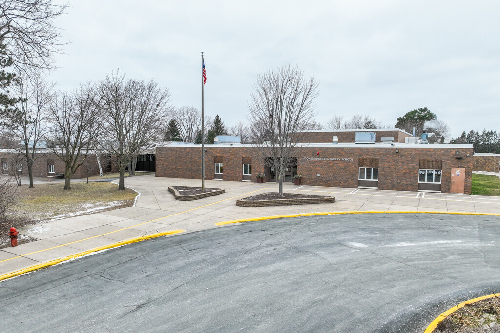 Stonebridge Elementary has an overall graded B on Niche.