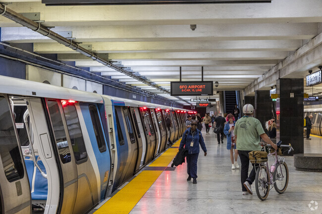 The Civic Center BART Station connects the Tenderloin to the rest of the Bay Area.