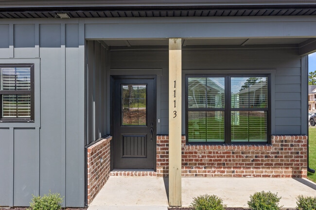 1113 Kinsey Dr-51 (1).jpg