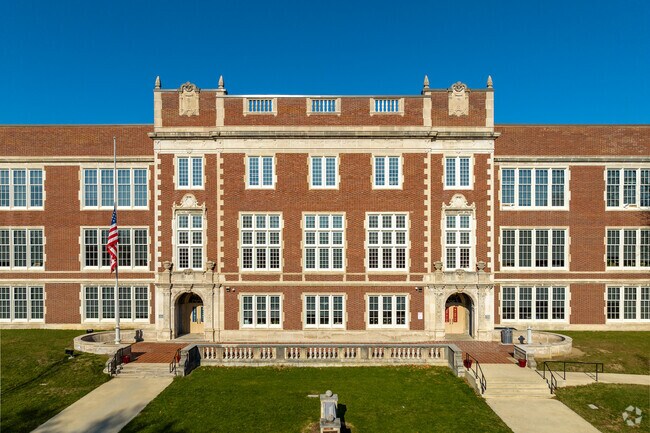 Dominion Middle School is located in Old North Columbus, Columbus. Ohio.