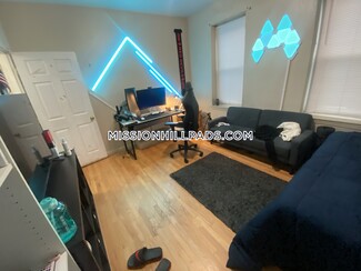 1458 Tremont St Unit 3, Boston, MA 02120