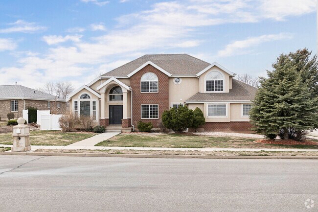 Large single-family homes can be found throughout the South Ogden neighborhood.