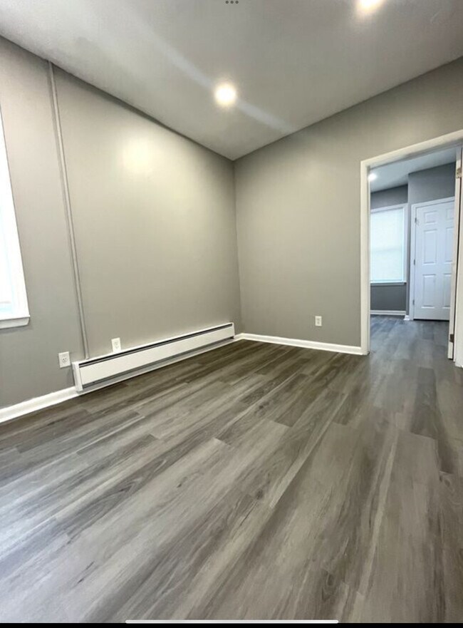 970 Mclean Ave unit 2R, Yonkers, NY 10704 - photo 4