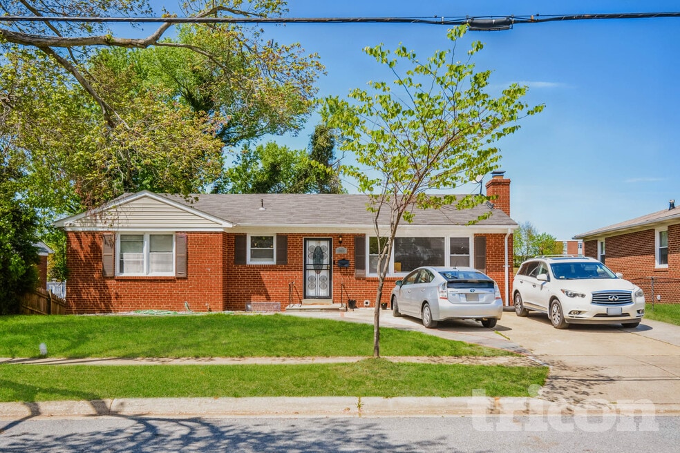 2000 Gaither St, Temple Hills, MD 20748 - photo 1