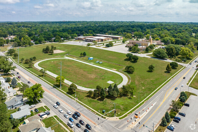 The large campus of Lewis & Clark Middle School is very convenient for central Omaha families.
