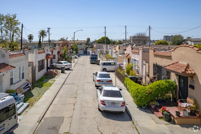 While craftsman homes abound, there are pockets of Spanish style homes in Hellman.