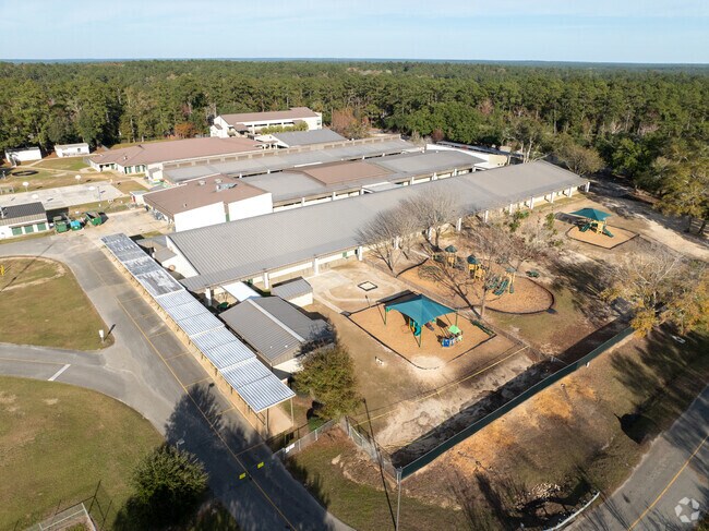 Killearn Lakes Elementary School provides a safe and enriching environment for students.