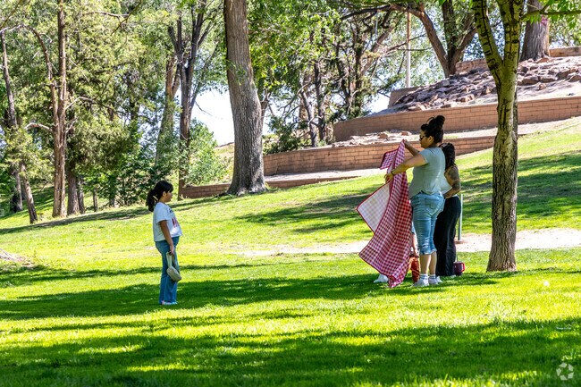 Roosevelt Park is the perfect place for an afternoon picnic with your family.