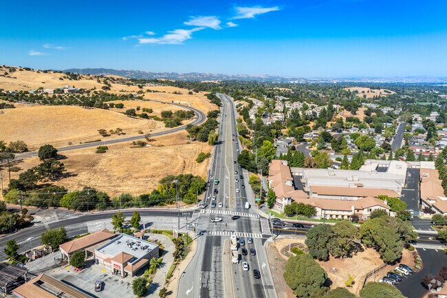Ygnacio Valley Road connects The Highlands to other surrounding areas.