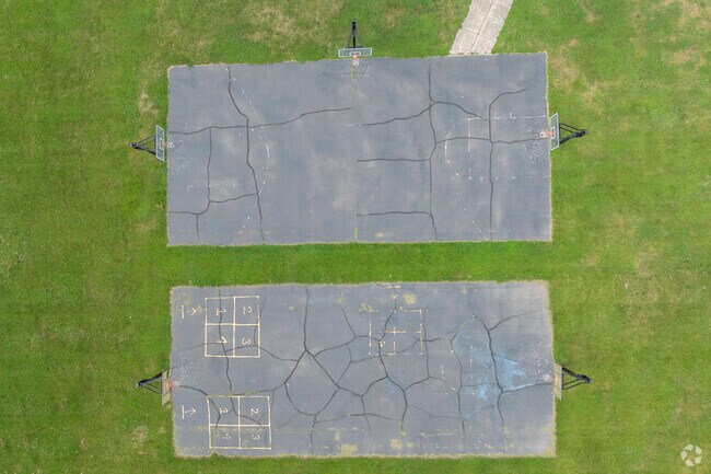 Thomasboro Grade School is located in Thomasboro, IL.