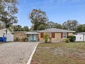 1353 Canterbury Rd N, Saint Petersburg, FL 33710