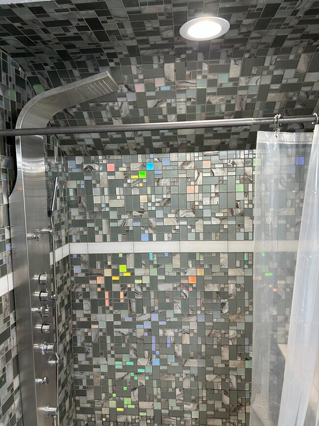 1406 15th St, Huntington, WV 25701 - photo 2