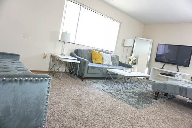 Keystone Park Apartments - Benson, Omaha, NE 68134 - photo 4