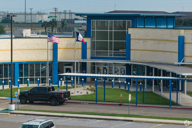 Valley View Elementary School hosts grades Pre-K thru 5th grade in the Las Milpas area.