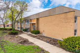 400 S Main Place, Carol Stream, IL 60188