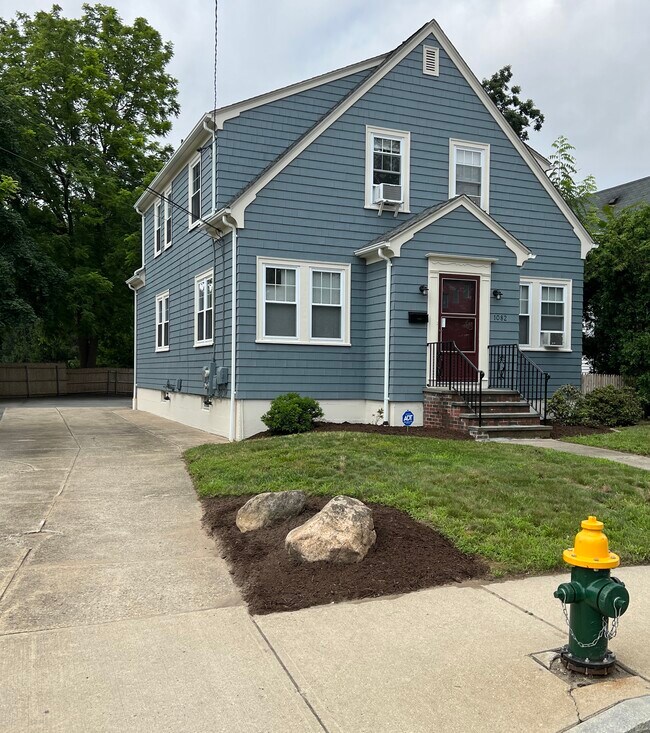 1082 Smith St Unit Smith St  FL 1, Providence, RI 02908