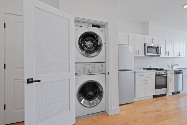 56 Cottage St unit 402, Jersey City, NJ 07306 - photo 6