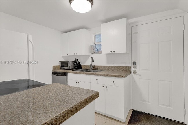 123 SW 17th Rd unit 102, Miami, FL 33129 - photo 7