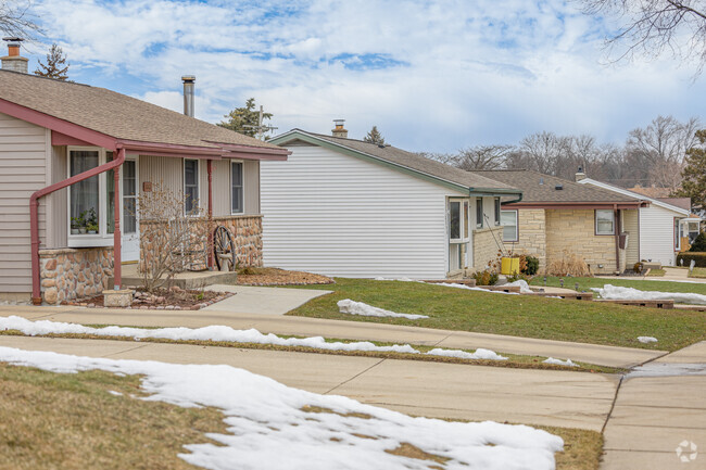 A lovely row of homes in the Euclid Park neighborhood.