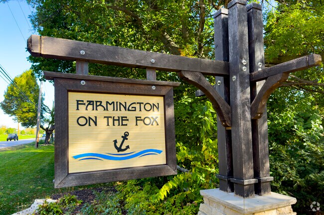 St. Charles' Farmington-Fox River Valley subdivision signage welcomes visitors.