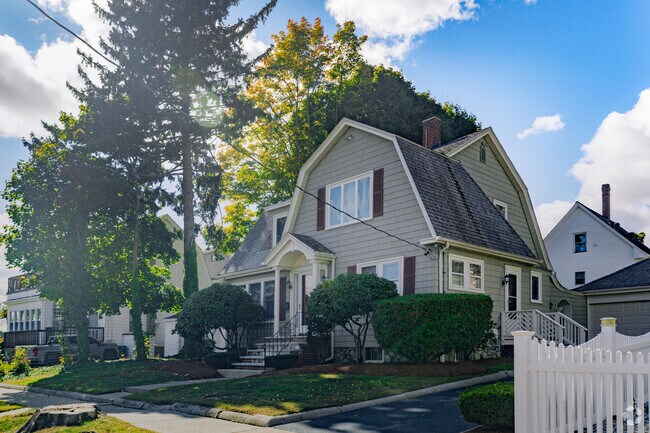 Homes with Gambrel Roofs can be found throughout Indian Ridge.