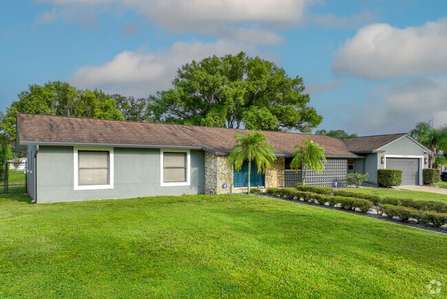 Clear Lake consists mainly of custom-built ranch-style homes.