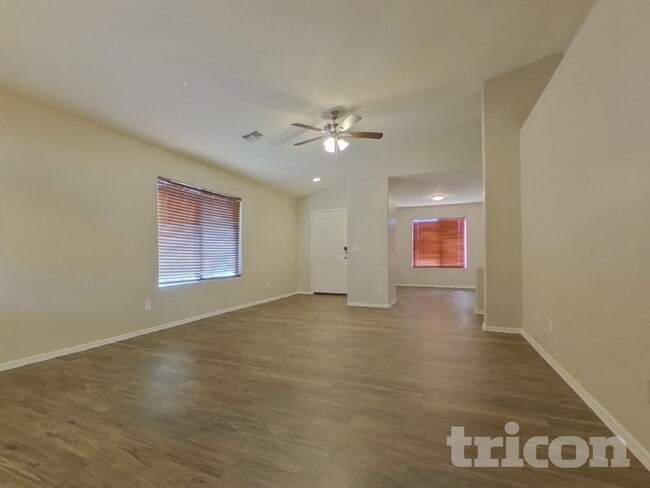 25862 W Whyman St, Buckeye, AZ 85326 - photo 2