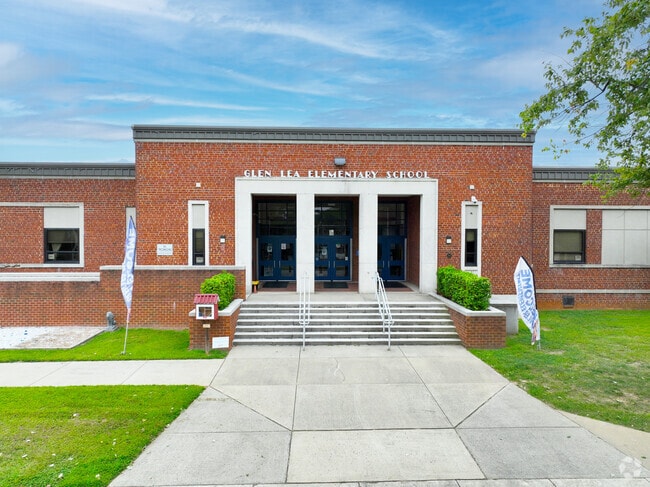 Entrance to Glen Lea Elementary School.