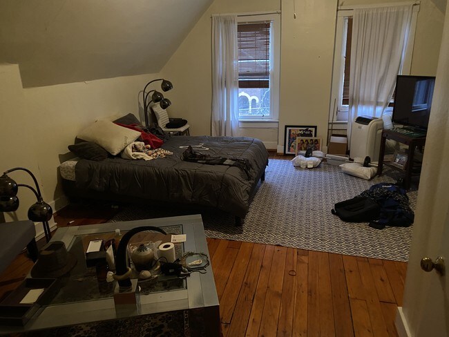 3340 Bishop St unit 1, Cincinnati, OH 45220 - photo 2