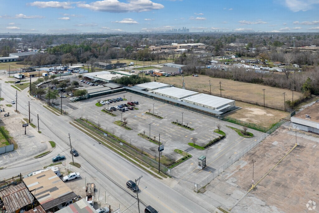 Varnett Public School, situated in East Houston, offers easy access to downtown.