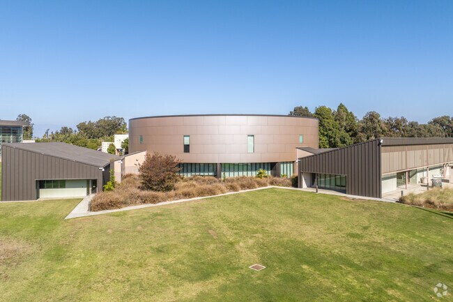 Oxnard College Library provides resources for enrolled students.