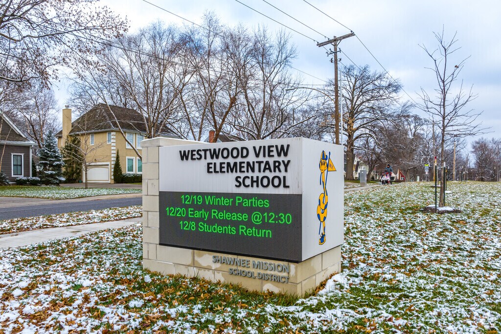 Westwood View serves students in Kindergarten through sixth grade in Westwood, Kansas.