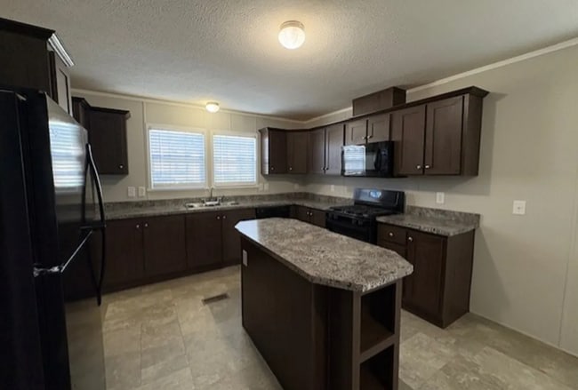 105 Nicole Ct, Howell, MI 48843 - photo 4