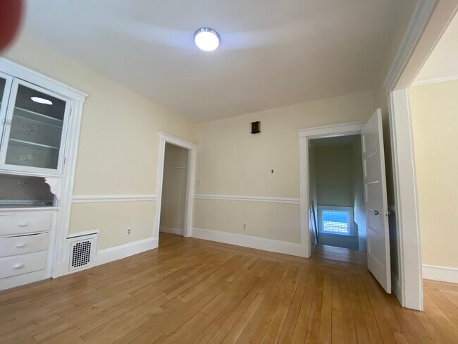 65 Wareham St, Medford, MA 02155 - photo 5