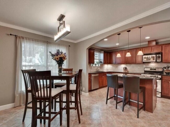 610 W North Loop Blvd, Austin, TX 78751 - photo 7