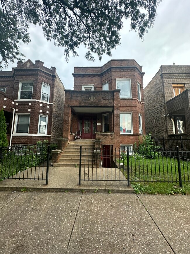 4743 W Jackson Blvd unit 1, Chicago, IL 60644 - photo 2