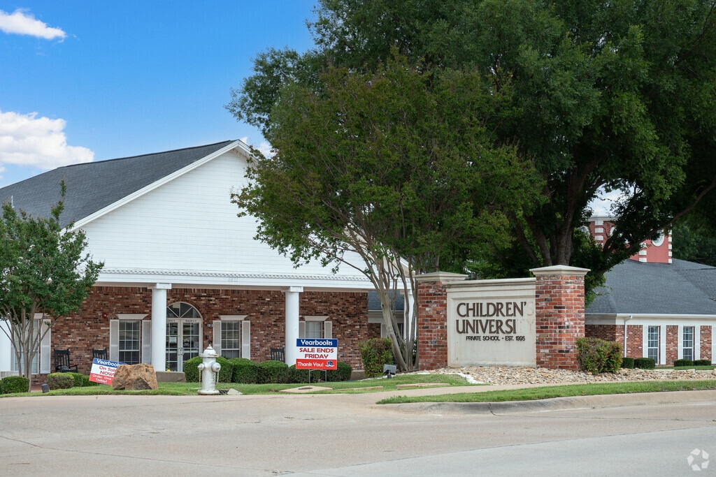 Children's University provides a well rounded, diverse and challenging education for students.