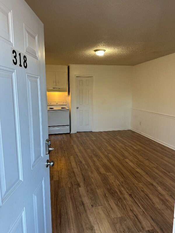 1923 Norwood St SW unit 318, Lenoir, NC 28645 - photo 2