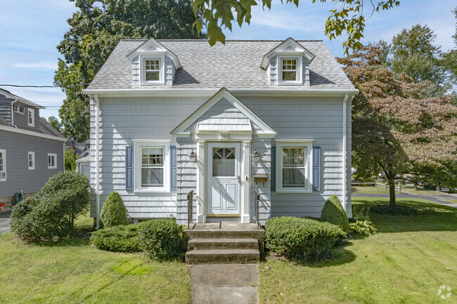 Small cape-style homes are abundant in Stratfield Village.