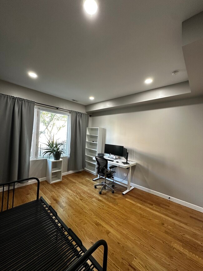 Main room (King size bed)