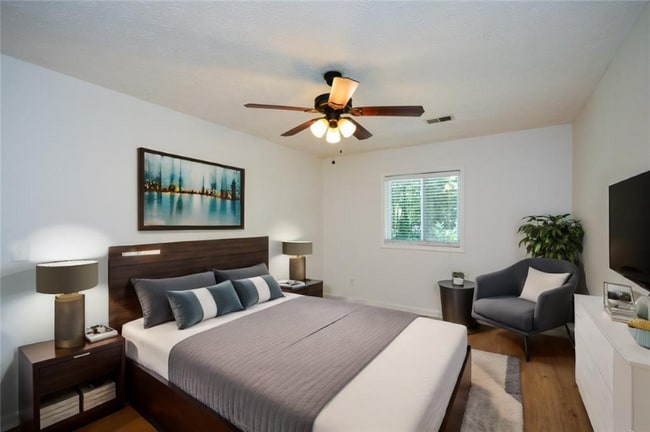 3237 Creek Hollow Dr, Marietta, GA 30062 - photo 6